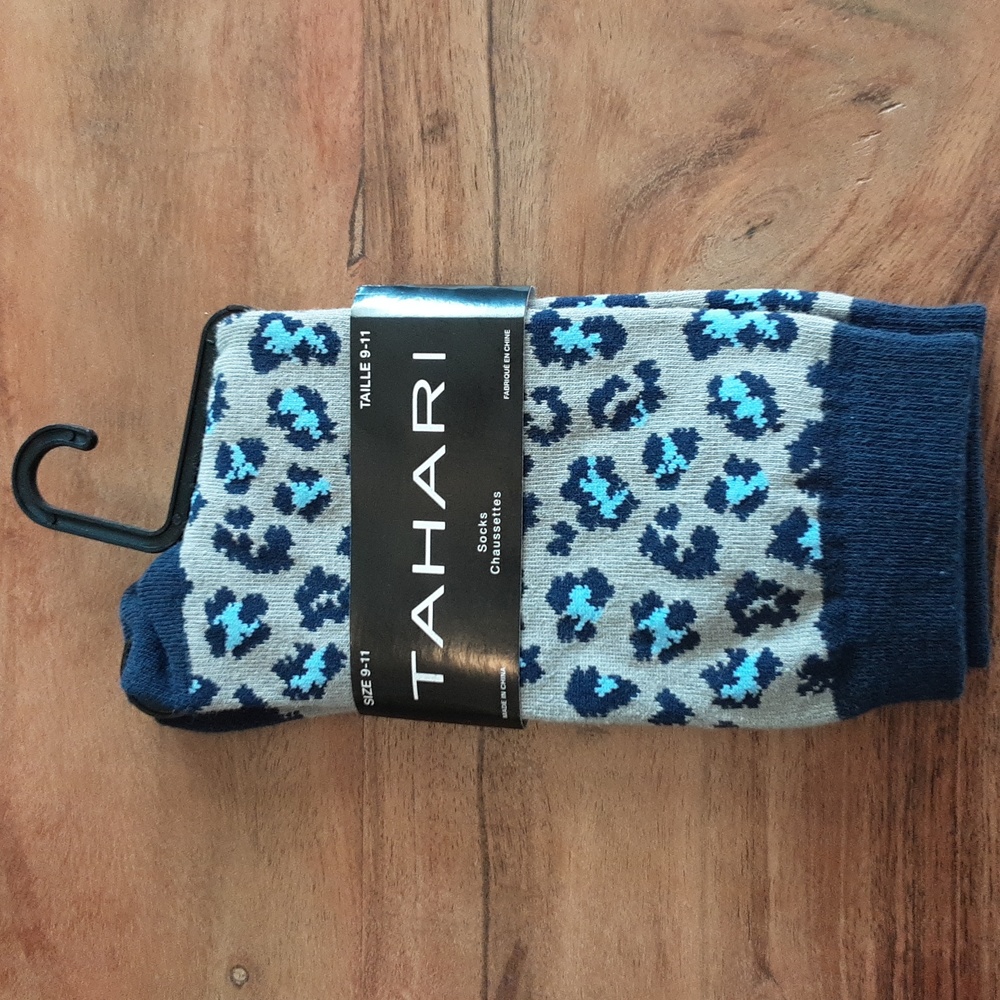 NEW Tahari Ladies Socks 9-11 Navy-Tan Leopard Print